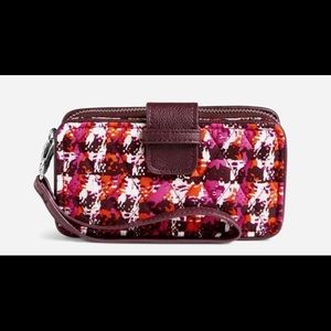 NWT Vera Bradley Houndstooth Wristlet